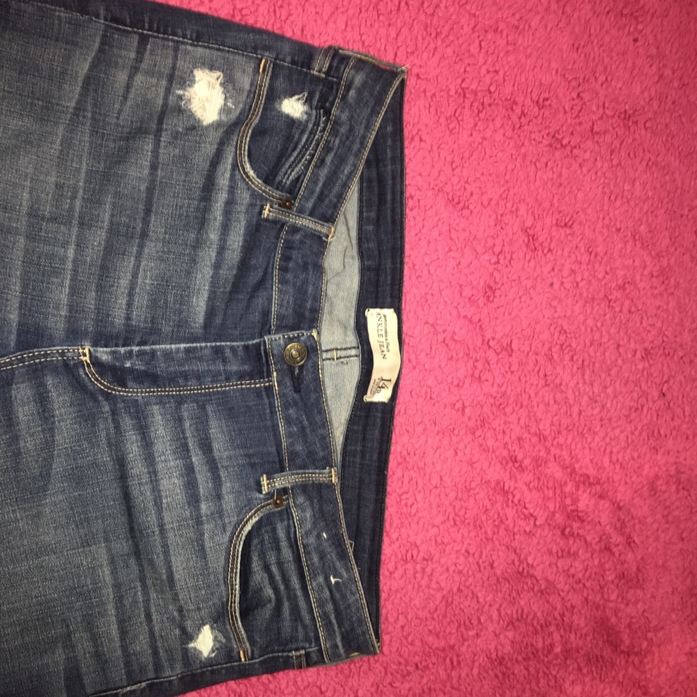 Ankle Jean with Rips
